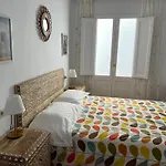 Old Town 100m From - 3 Bedrooms Apartament *