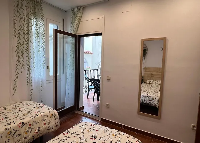 Apartment Old Town 100M From Beach - 3 Bedrooms *